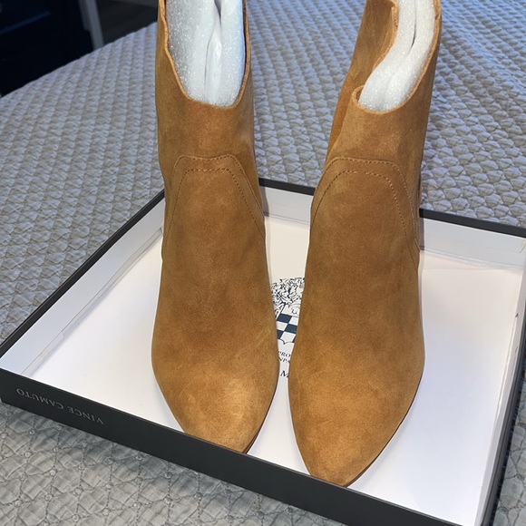 Vince Camuto Shoes - Vince Camuto Creestal Booties size 10. Worn only once.